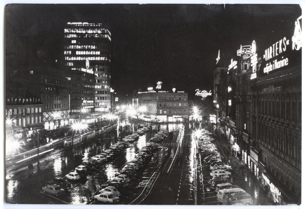Trg Republike (današnji Trg bana Jelačića) 1960-ih godina, razglednica
